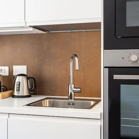 Apartment Iflat Bright Brand New 2-bedroom In Monti Rom